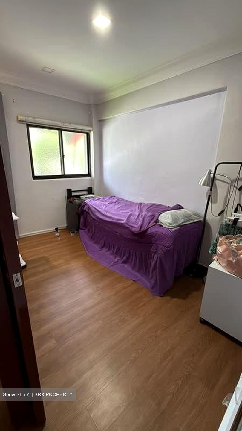 Jurong East Avenue 1 (D22), Shop House #560752831